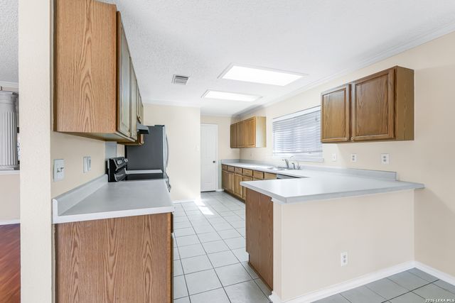 8626 Park Olympia, Universal City, TX 78148