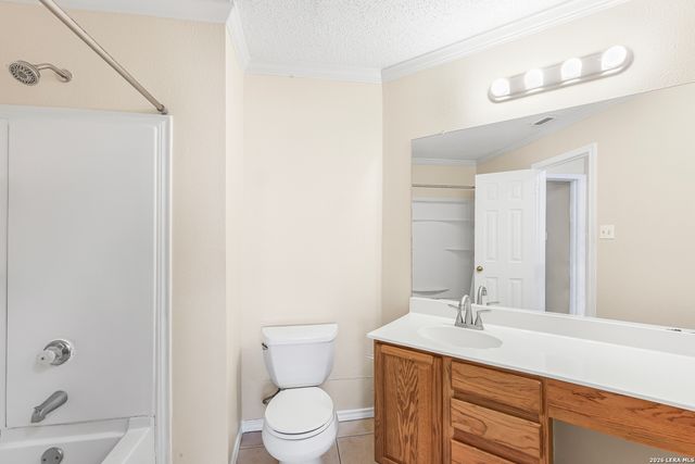 8626 Park Olympia, Universal City, TX 78148