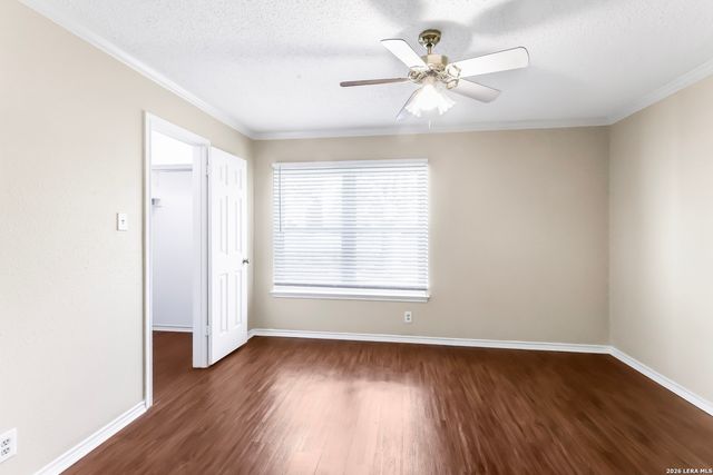 8626 Park Olympia, Universal City, TX 78148