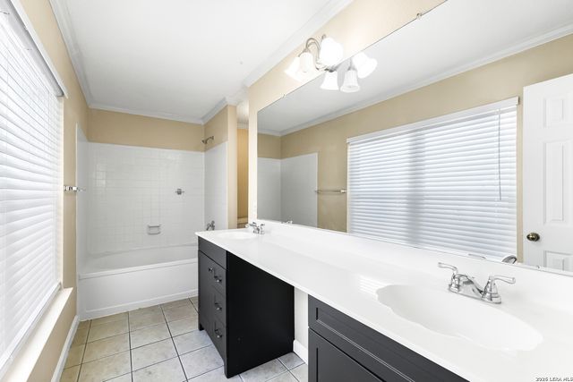 8626 Park Olympia, Universal City, TX 78148