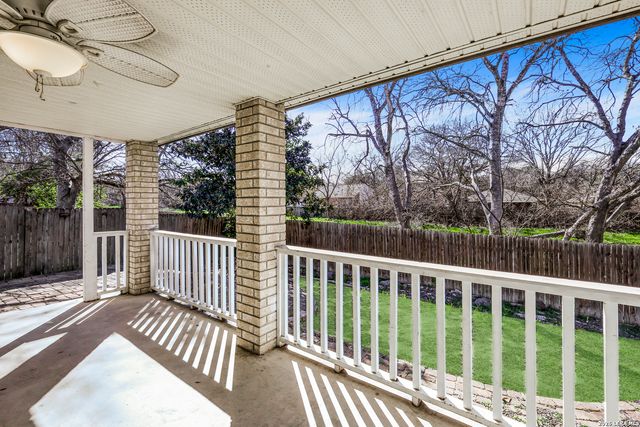 8626 Park Olympia, Universal City, TX 78148