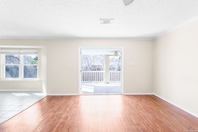 8626 Park Olympia, Universal City, TX 78148