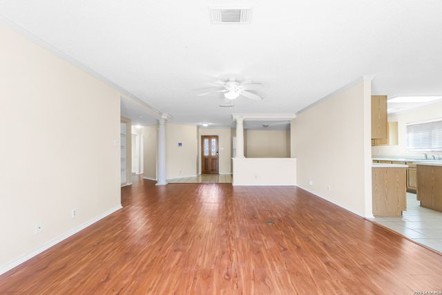 8626 Park Olympia, Universal City, TX 78148