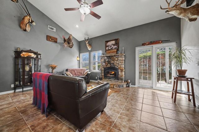 4402 Jaquima Dr, Angels Camp, CA 95222