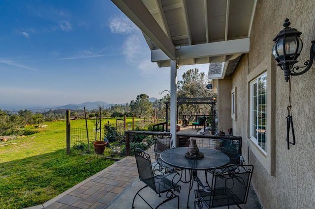 4402 Jaquima Dr, Angels Camp, CA 95222