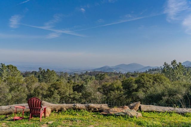 4402 Jaquima Dr, Angels Camp, CA 95222