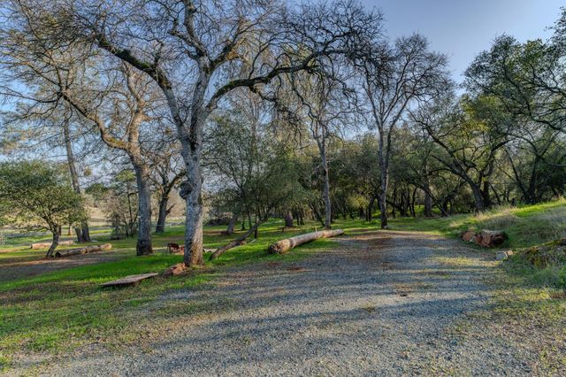 4402 Jaquima Dr, Angels Camp, CA 95222