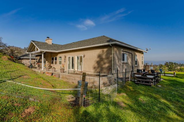 4402 Jaquima Dr, Angels Camp, CA 95222