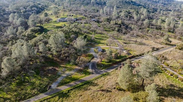 4402 Jaquima Dr, Angels Camp, CA 95222