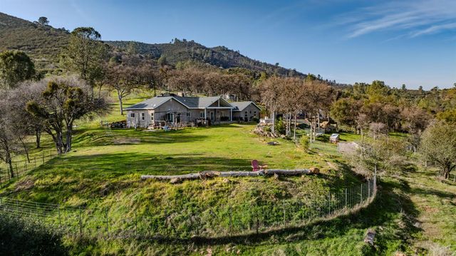 4402 Jaquima Dr, Angels Camp, CA 95222