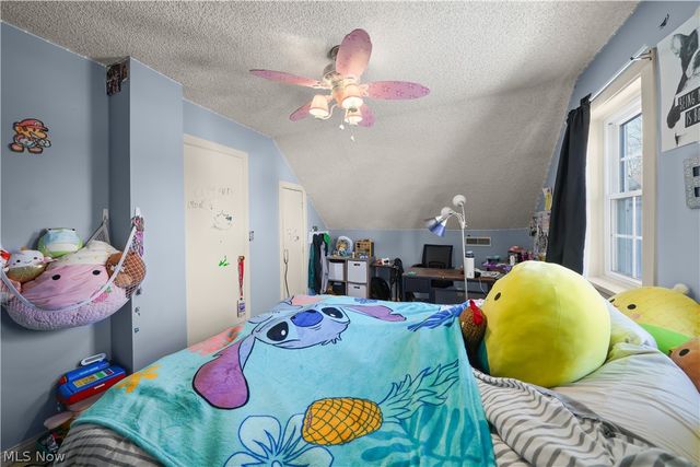 2452 Clara Street, Cuyahoga Falls, OH 44221