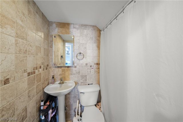 2452 Clara Street, Cuyahoga Falls, OH 44221