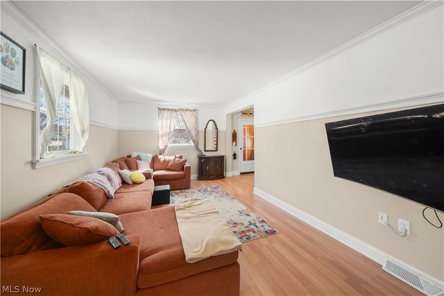 2452 Clara Street, Cuyahoga Falls, OH 44221