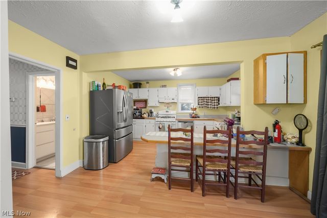 2452 Clara Street, Cuyahoga Falls, OH 44221