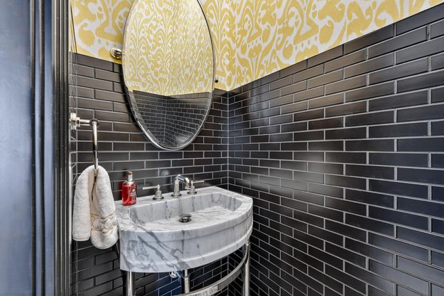 18200 Gardiner Lane, Jupiter, FL 33458