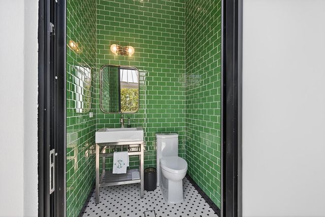 18200 Gardiner Lane, Jupiter, FL 33458