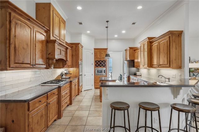 5201 Cascades Drive, College Station, TX 77845