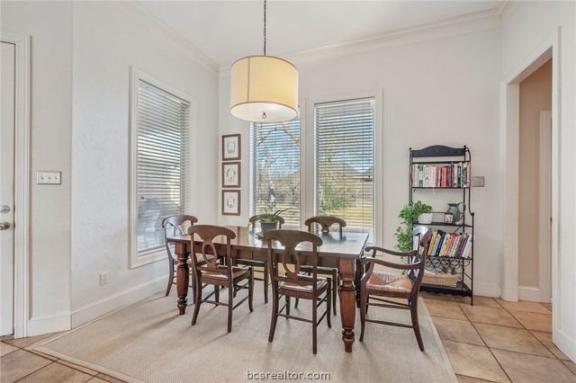 5201 Cascades Drive, College Station, TX 77845