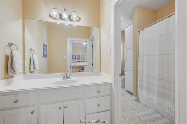 5201 Cascades Drive, College Station, TX 77845