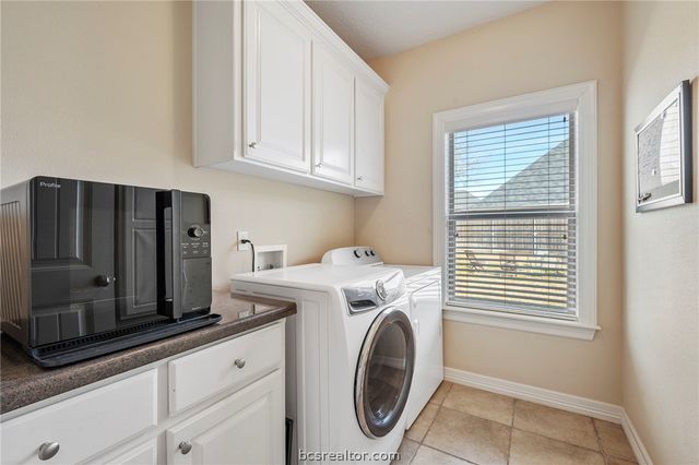 5201 Cascades Drive, College Station, TX 77845