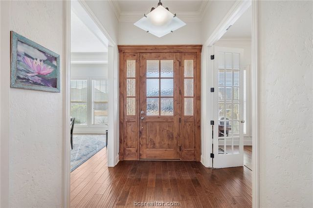 5201 Cascades Drive, College Station, TX 77845