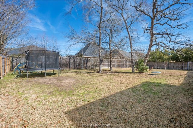 5201 Cascades Drive, College Station, TX 77845