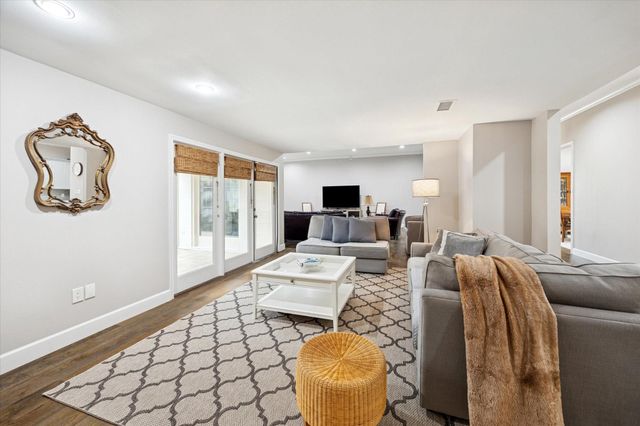 242 Vanderpool Lane, Houston, TX 77024