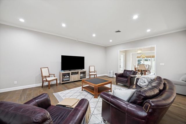 242 Vanderpool Lane, Houston, TX 77024