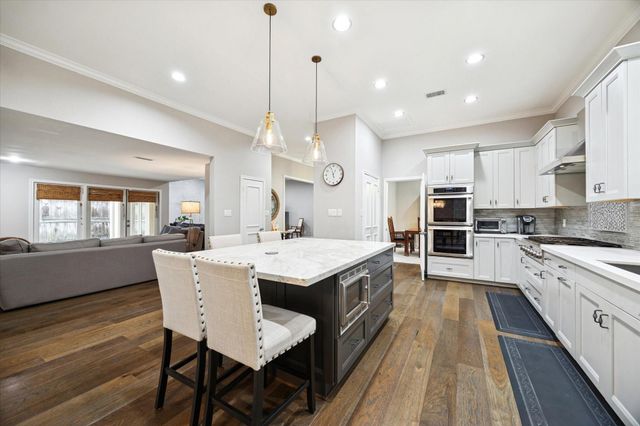 242 Vanderpool Lane, Houston, TX 77024