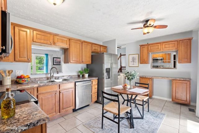 1491 Rolling Knoll Drive, Goshen Twp, OH 45140