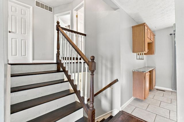 1491 Rolling Knoll Drive, Goshen Twp, OH 45140