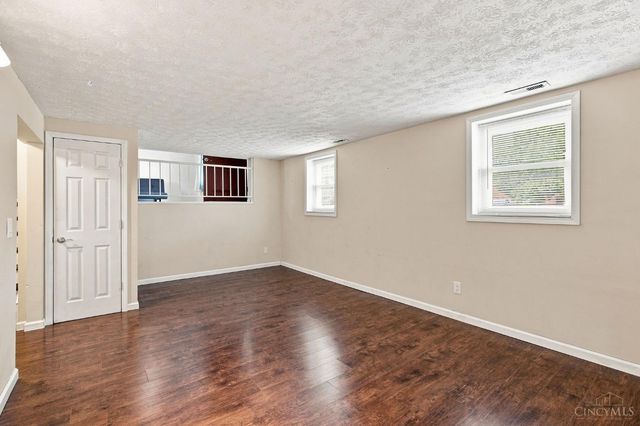 1491 Rolling Knoll Drive, Goshen Twp, OH 45140
