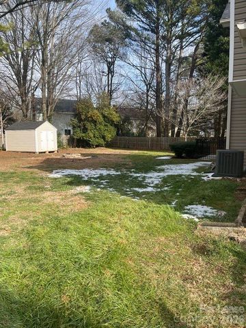 9015 Carastan Drive, Charlotte, NC 28216