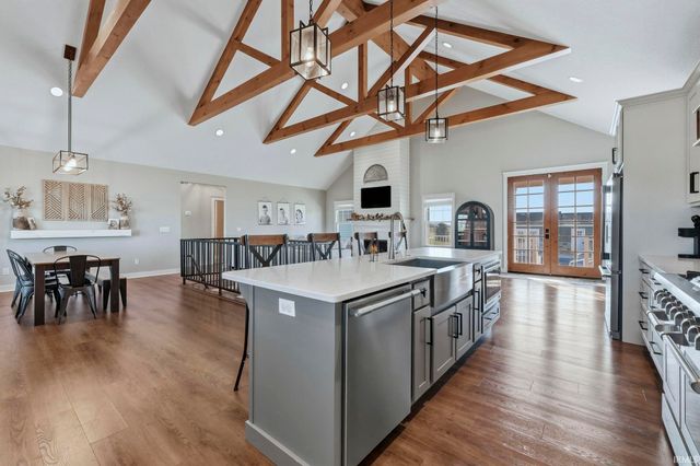 4896 S Round Hill Road, Columbia City, IN 46725