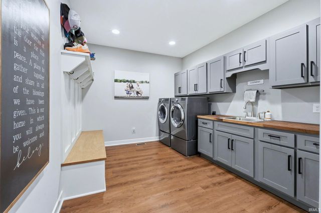 4896 S Round Hill Road, Columbia City, IN 46725