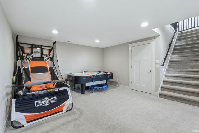 4896 S Round Hill Road, Columbia City, IN 46725