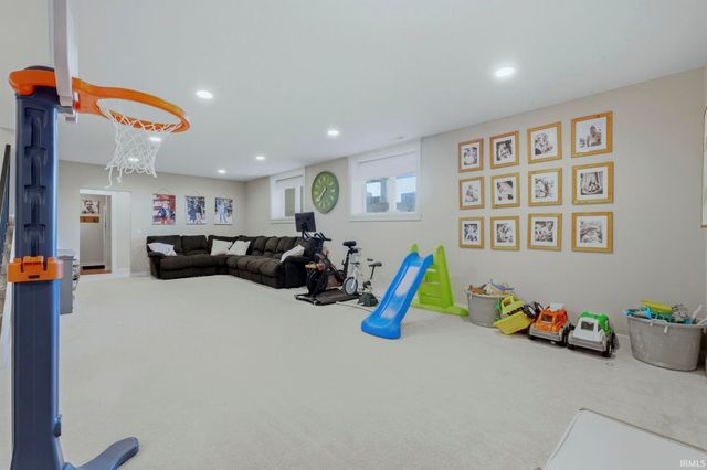 4896 S Round Hill Road, Columbia City, IN 46725