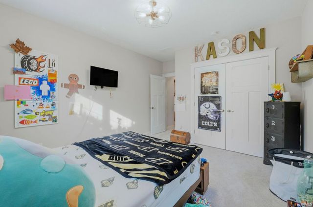 4896 S Round Hill Road, Columbia City, IN 46725