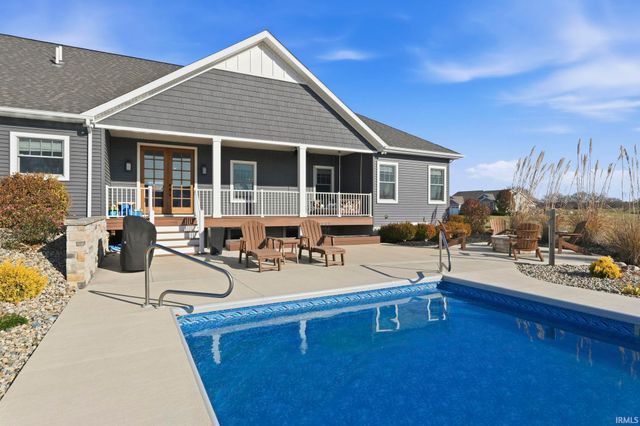 4896 S Round Hill Road, Columbia City, IN 46725