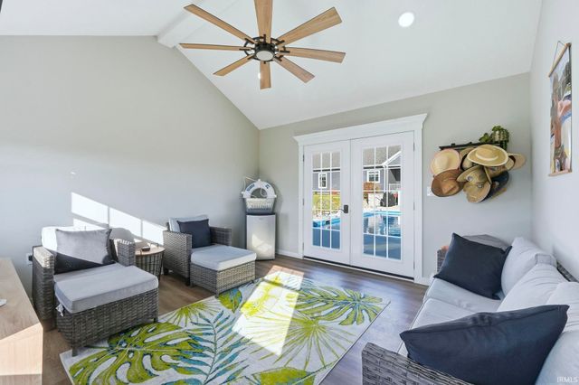 4896 S Round Hill Road, Columbia City, IN 46725