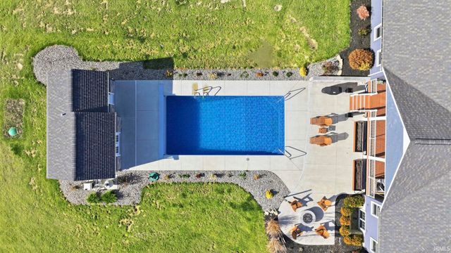 4896 S Round Hill Road, Columbia City, IN 46725