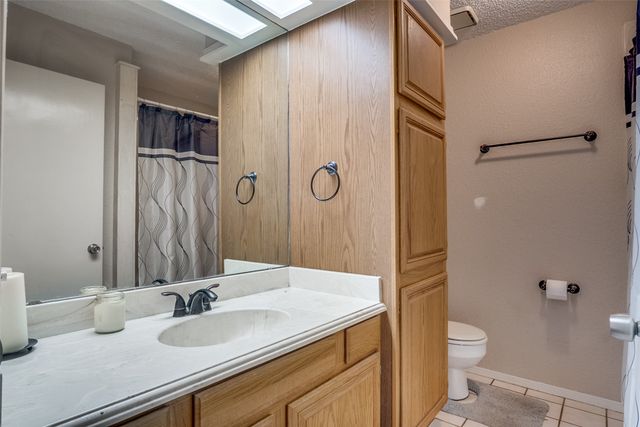 611 Overhill Road, Granbury, TX 76048