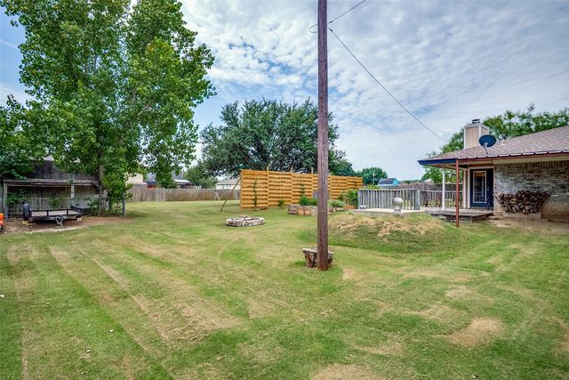 611 Overhill Road, Granbury, TX 76048