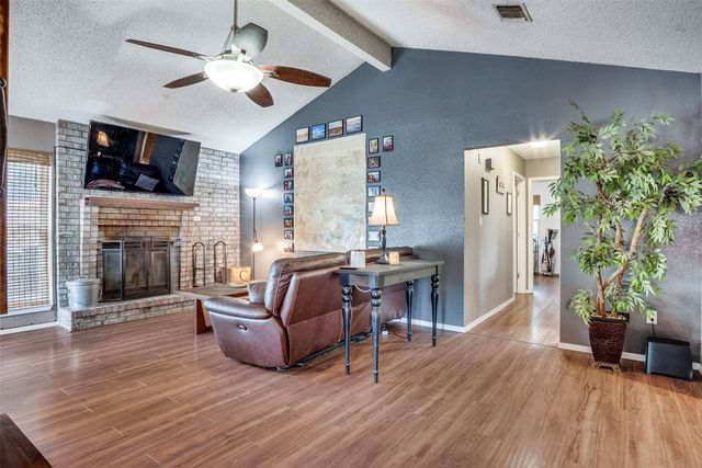 611 Overhill Road, Granbury, TX 76048