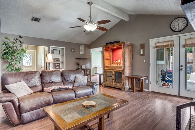 611 Overhill Road, Granbury, TX 76048