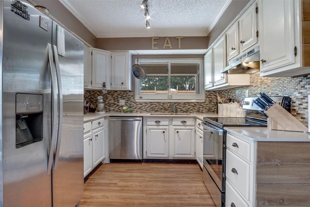 611 Overhill Road, Granbury, TX 76048