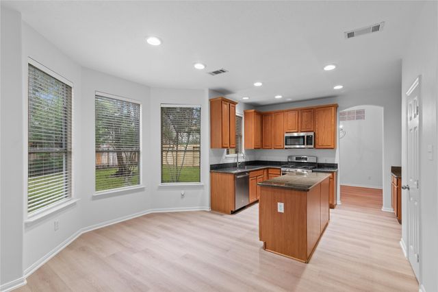 22 Almond Branch Place, The Woodlands, TX 77382