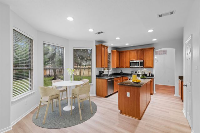 22 Almond Branch Place, The Woodlands, TX 77382