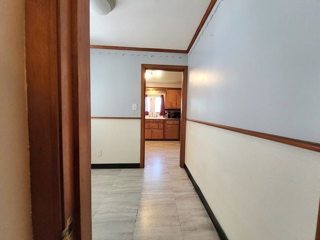 6 Crosby St, Webster, MA 01570