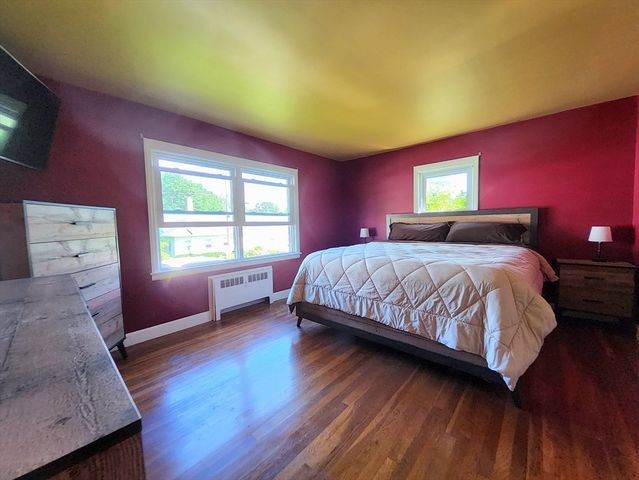 6 Crosby St, Webster, MA 01570